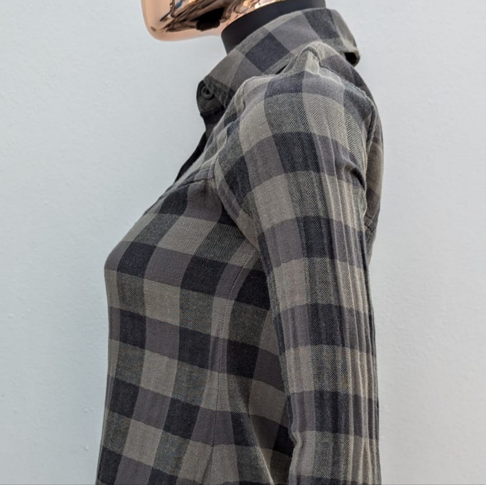 ⭐ Alice + Olivia Plaid Checkered top with bell flared sassy quarter sleeves - Picture 6 of 16